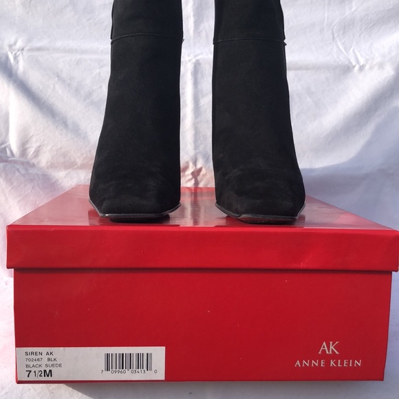 Anne Klein Black Suede Mid Calf High Heel Boots w/Square Toe - Picture 12 of 16